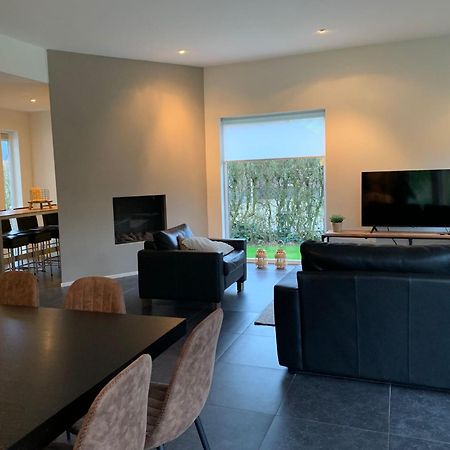 Villa Riverside Met Hottub, Eigen Aanlegsteiger, Zwemtrap, Trampoline En Kano'S Зеволде Экстерьер фото