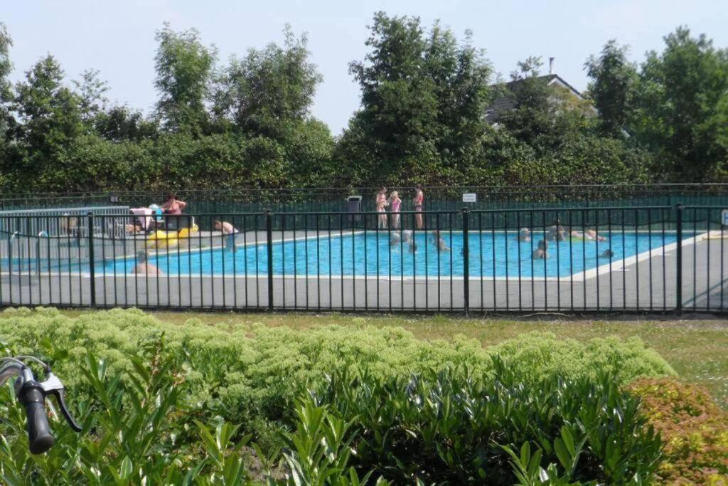 Villa Riverside Met Hottub, Eigen Aanlegsteiger, Zwemtrap, Trampoline En Kano'S Зеволде Экстерьер фото