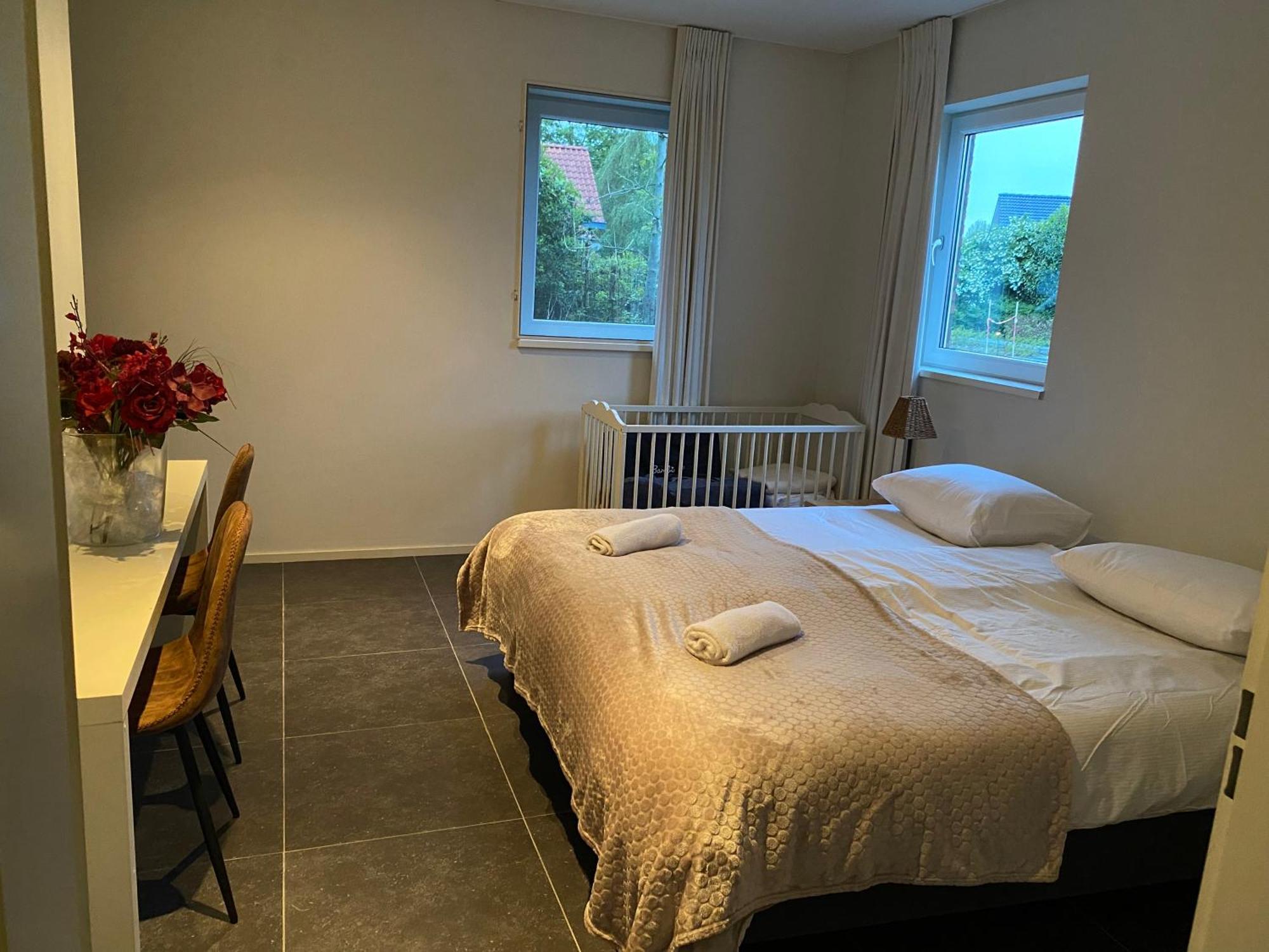 Villa Riverside Met Hottub, Eigen Aanlegsteiger, Zwemtrap, Trampoline En Kano'S Зеволде Экстерьер фото
